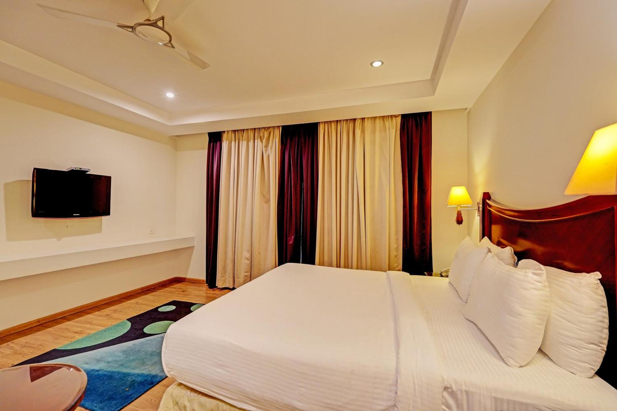 Hotel Grand Aerotech Нью-Делі Екстер'єр фото