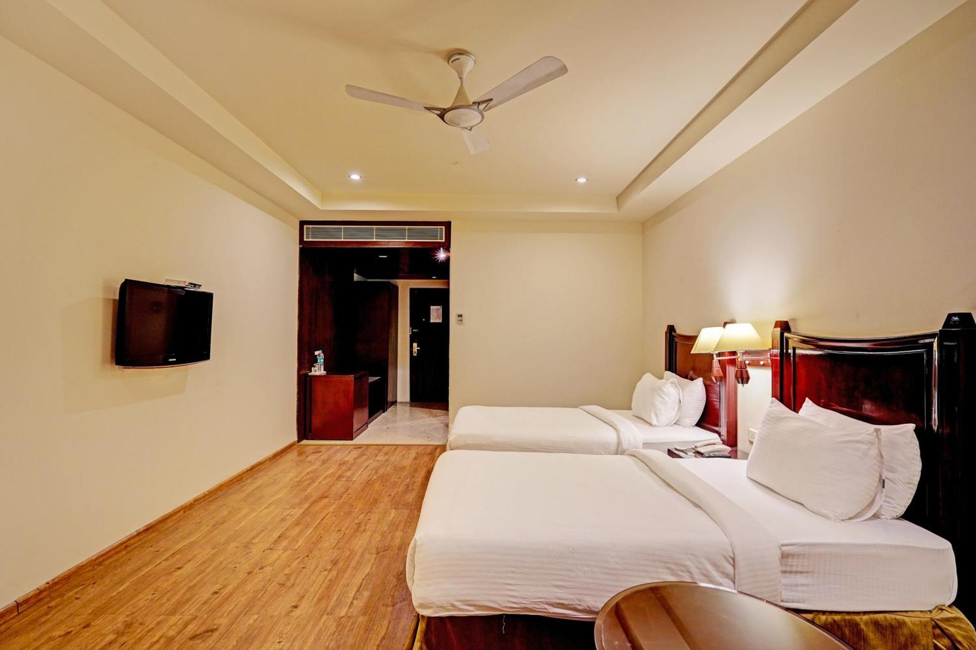 Hotel Grand Aerotech Нью-Делі Екстер'єр фото