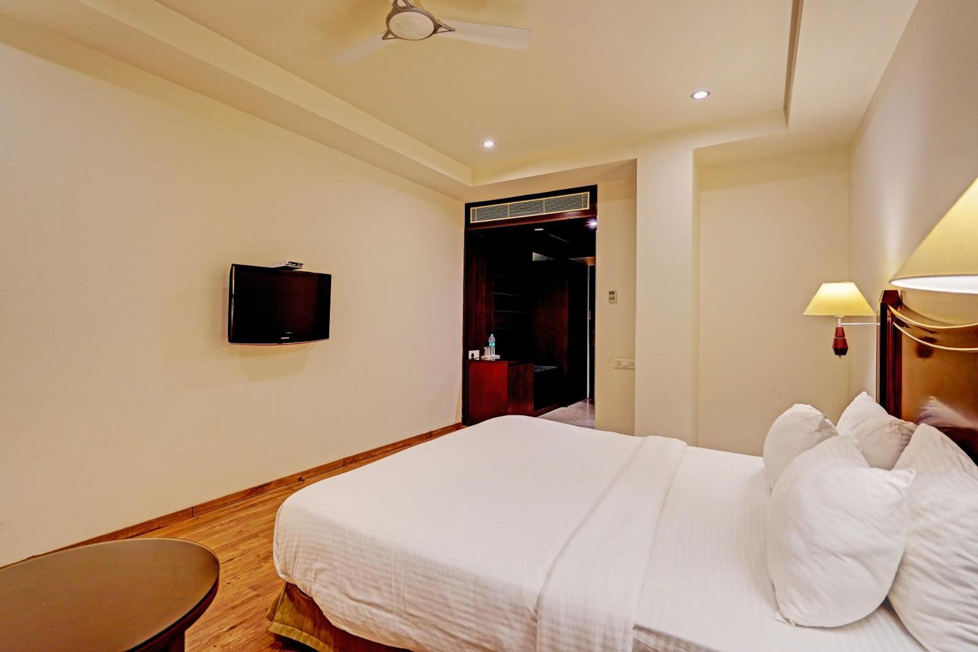 Hotel Grand Aerotech Нью-Делі Екстер'єр фото